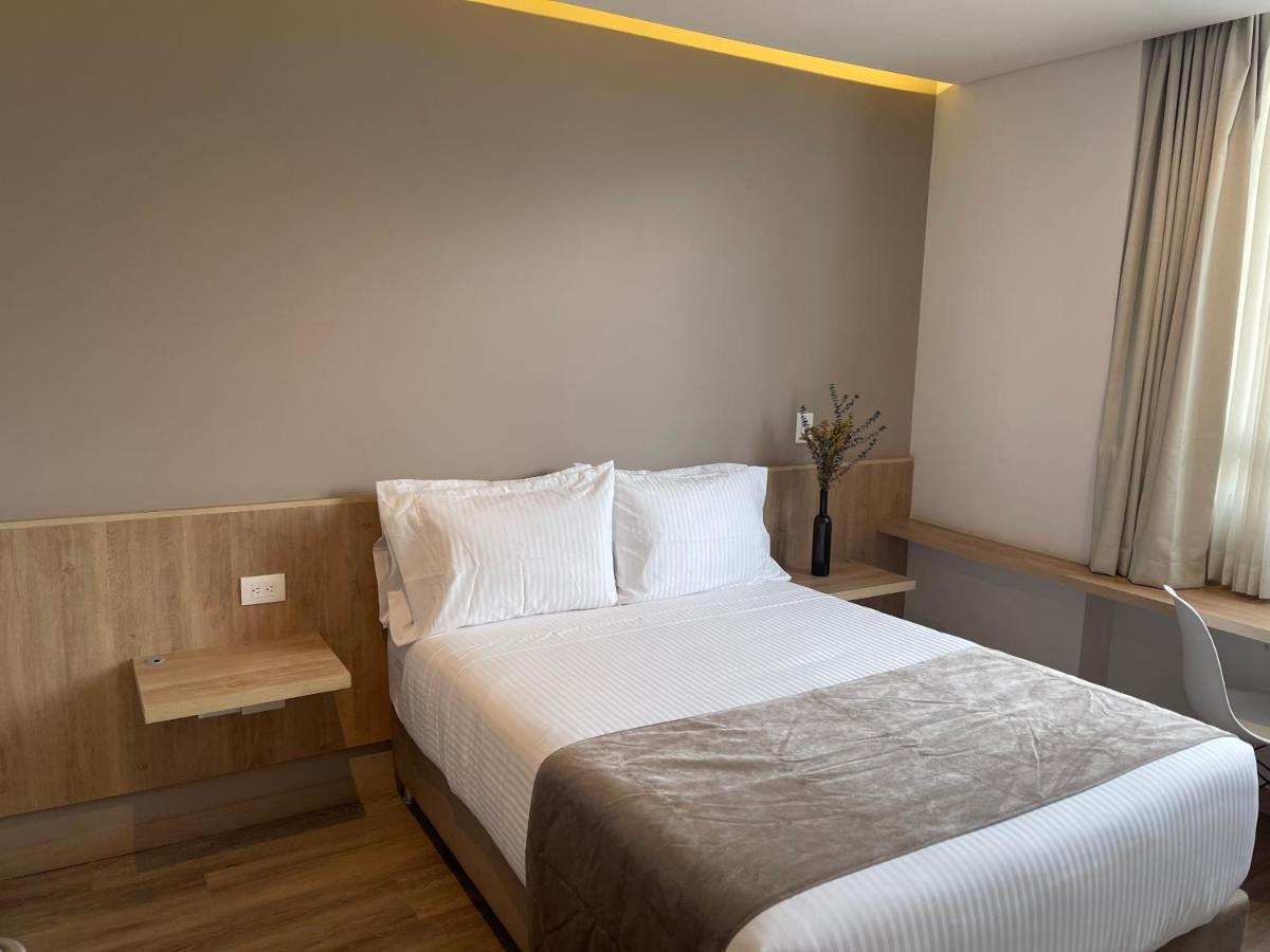 Em Hotel Corferias Embajada Americana Bogotá Dış mekan fotoğraf