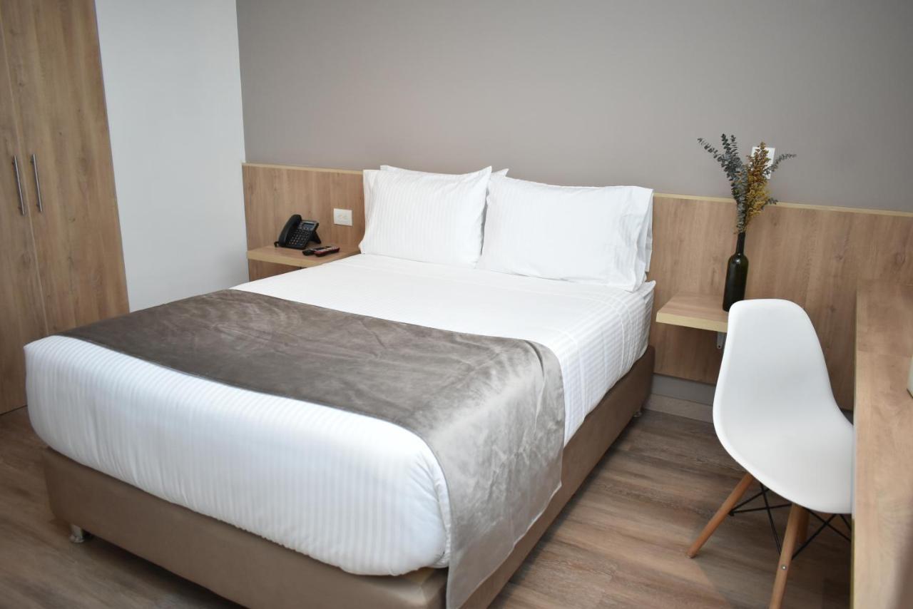 Em Hotel Corferias Embajada Americana Bogotá Dış mekan fotoğraf