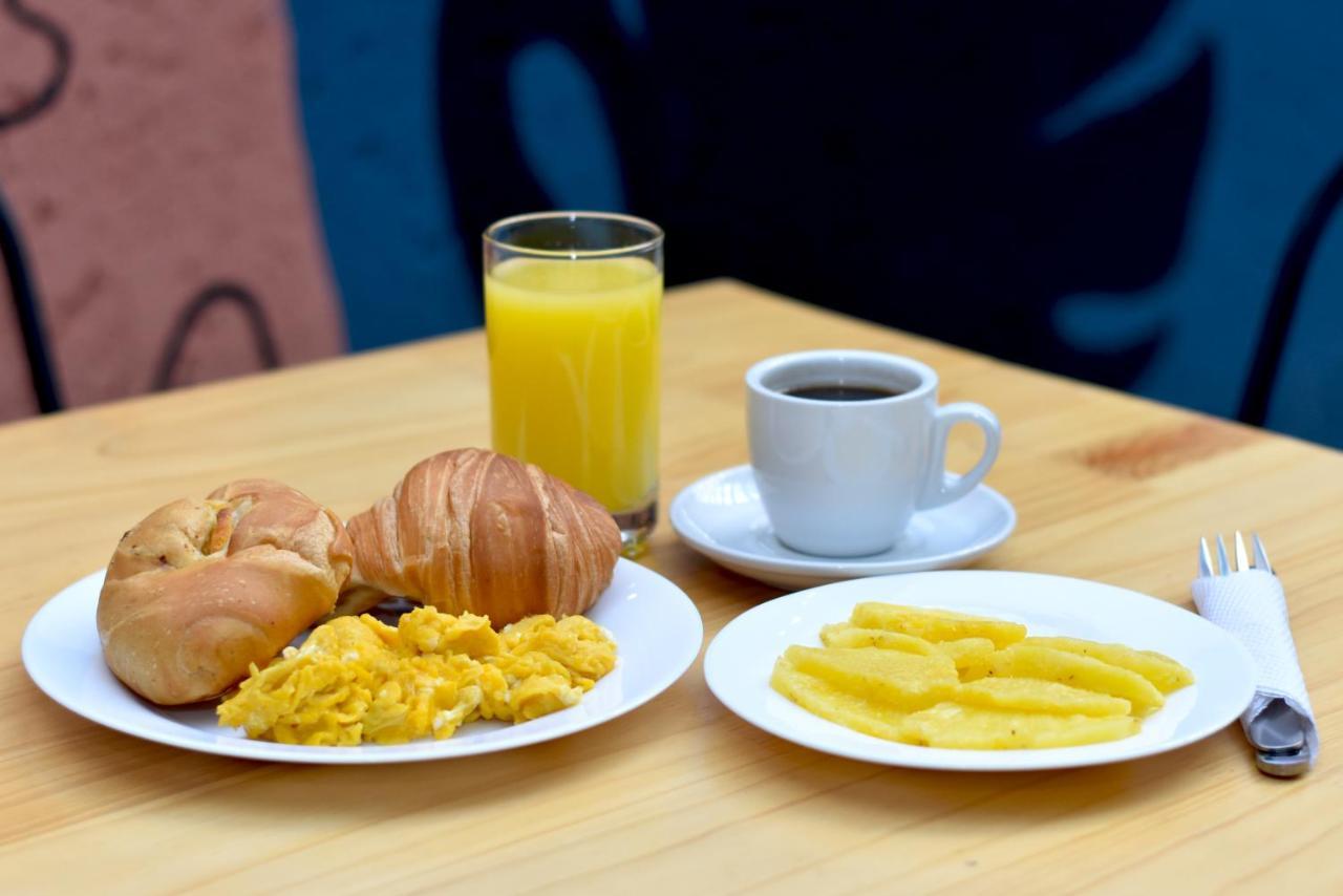 Em Hotel Corferias Embajada Americana Bogotá Dış mekan fotoğraf