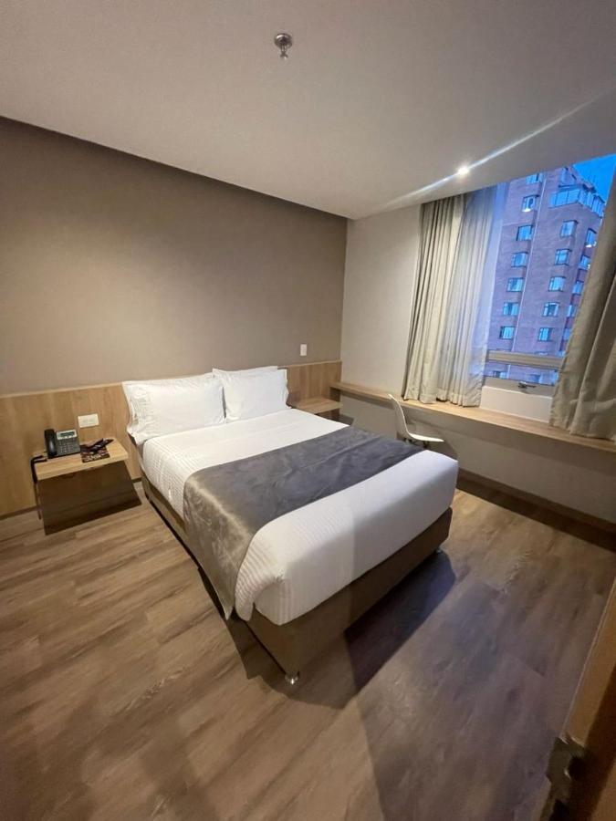 Em Hotel Corferias Embajada Americana Bogotá Dış mekan fotoğraf